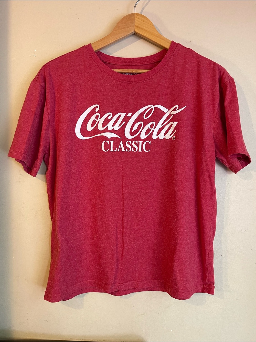 Official Coca-Cola Classic Heather Red Graphic T-Shirt Size Medium